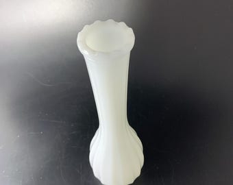 Bud Vase: Ribbed Scalloped Edge Vintage White Milk Glass