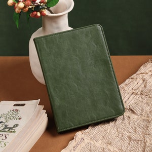 Vintage Green Leather Kindle Case for All New Kindle 6" 2022, Personalized Leather Kindle Paperwhite Case 11th gen, KPW 3/4/5 Leather Case