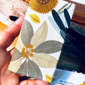 Matching Card Holder/Snap Closure/JW Wallet/Aussie Gift/Australian Native/2 Two Pocket Wallet/Gift Card Holder/Contact Card/Avocado/Beetroot