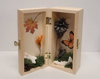 Orange Jaw Floral Chest | Dried Flowers | Moss Box | Pinecone | Light Wood | Decoupaged Skull | Oddity Box | Oddities | Oddity