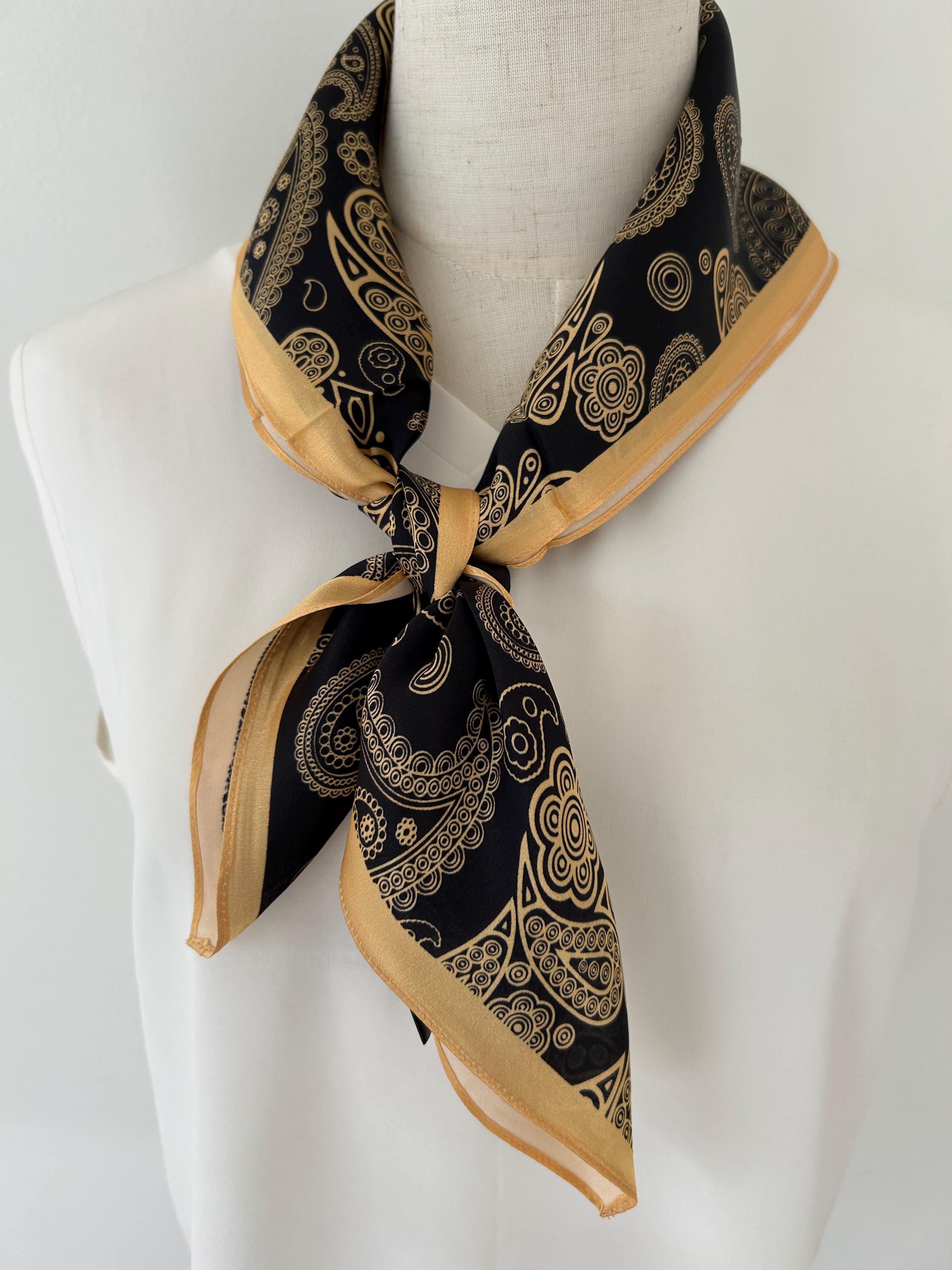 新品　【GOLDEN 】PAISLEY PRINT SILK スカーフ Mulberry Silk Scarf: Gold Paisley Gray Black Neckerchief (26
