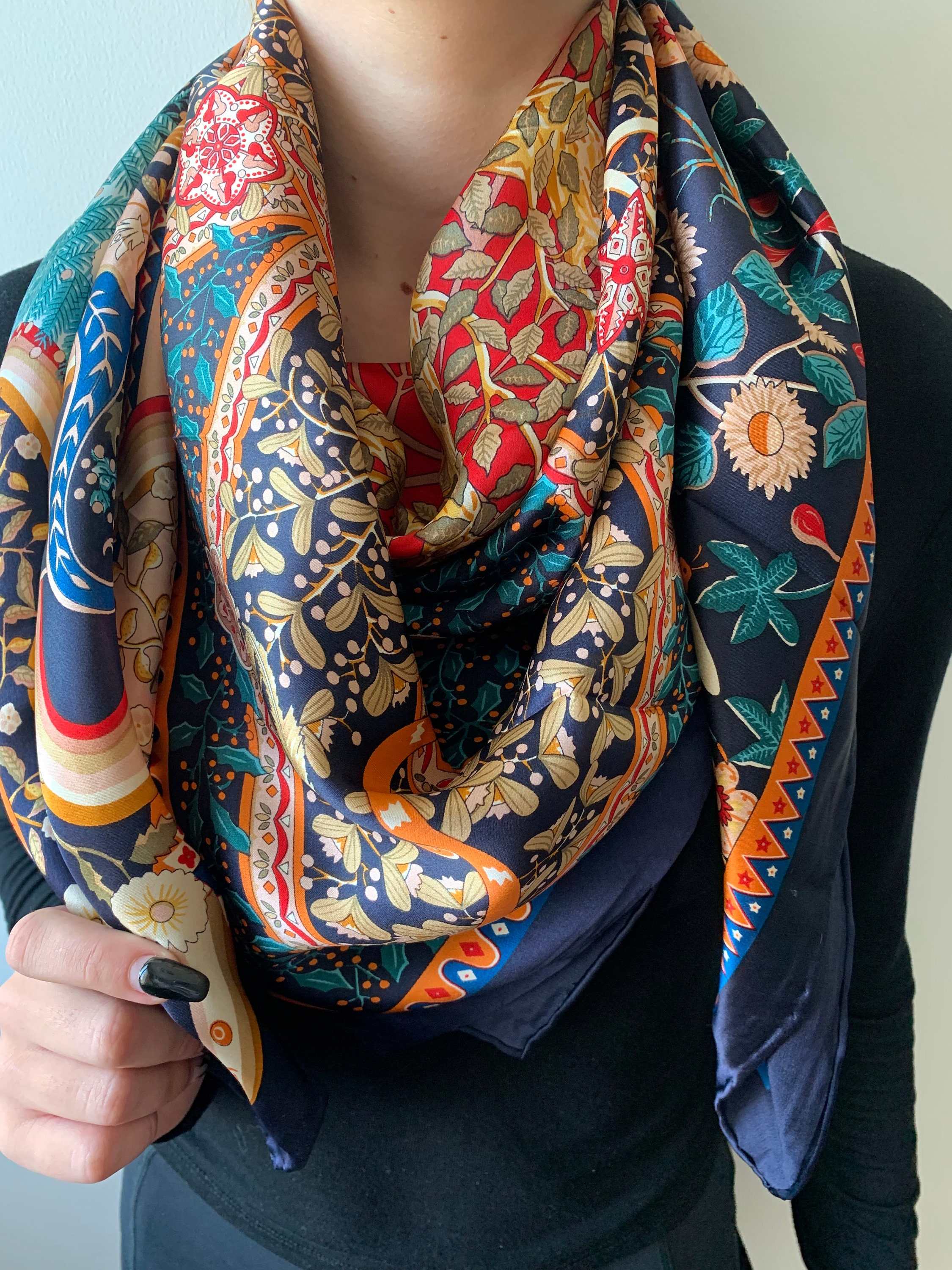 Le Sésam Motif Burgundy  Sésam sustainably handcrafted silk scarves – SÉSAM