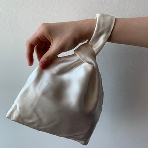 Custom Handmade Silk Set White Small Knot Bag Wrist Bag Silk Narrow Scarf Hair Tie Silk Scrunchie Natural Mulberry Silk Scarf Gift