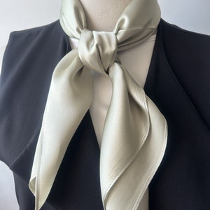 Mulberry Silk Scarf: Light Mint Green Neckerchief (26&quot; x 26&quot;)
