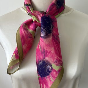 100% Natural Mulberry Silk Scarf 26&quot; x 26&quot; Square Scarf Fuchsia Pink Vivid Floral Silk Neckerchief Silk Hair Scarf Christmas Silk Scarf Gift