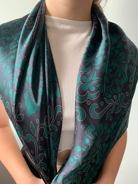 Mulberry Silk Scarf: Green Paisley Print, Large Square Shawl  display picture 1