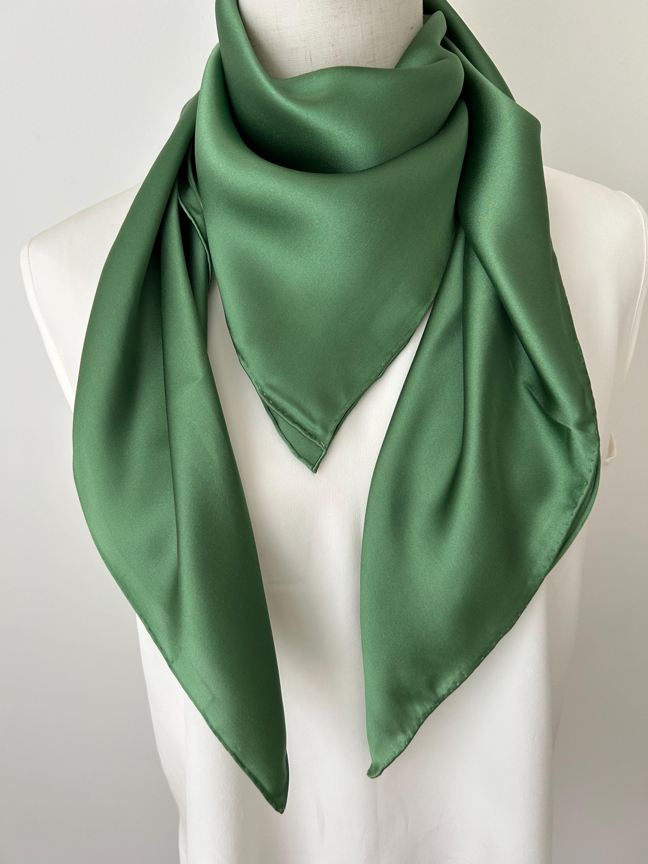 Green Chain Mulberry Silk Neck Scarf 21x21 Inch 100% Mulberry Silk Neck Scarf for Women Men  main image 3
