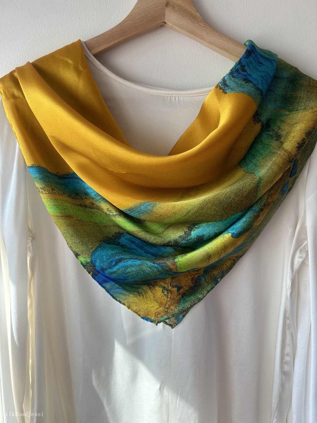 LARGE SQUARE SCARF DYNASTY DAYS main image 0