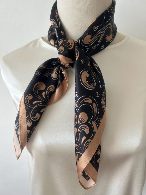 Mulberry Silk Scarf: Paisley Gold Black Neckerchief (26 display picture 2