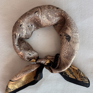 100% Natural Mulberry Silk 21&quot; x 21&quot; Small Square Silk Scarf Art Gold Patterned Silk Neckerchief Silk Pony Hair Scarf Wrist Handbag Scarf