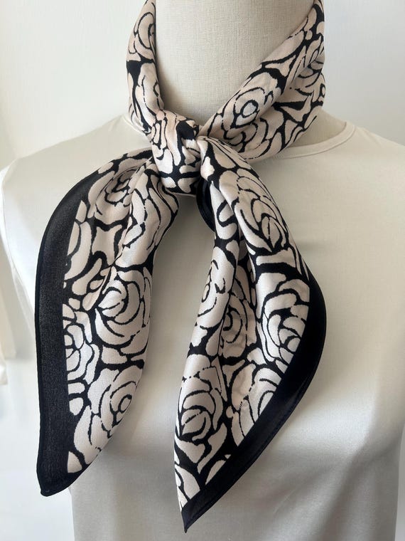 Mulberry Silk Square Scarf: Camellia Print Neckerchief (26  display picture 3