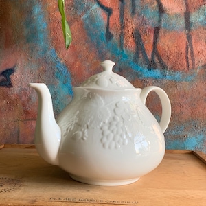 Vintage Wedgwood Strawberry & Vine Bone China Teapot, White Collectible Fine Ceramics, Made in England