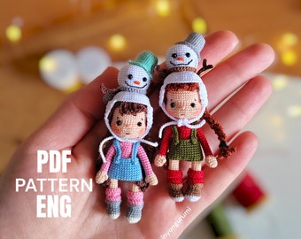 Modello amigurumi in miniatura per bambola invernale Inglese, modello per bambola piccola all'uncinetto