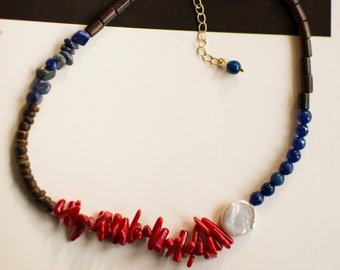 Colorful necklace/BAROQUE FRESHWATER PEARLS/lapis lazuli/choker/jade/coconut/wood/party jewelry/14K gold-plated elements