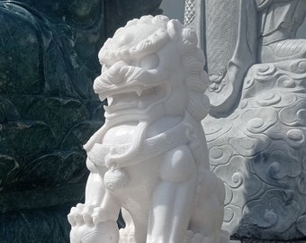 One Guardion Lion Statue,Stone Foo dogs ,Marble Foo dog,Chinese Dog,Fu Dog Guardion Lion,Entrace sculpture, entrance ornaments,driveway gate