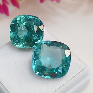 Par de piedras preciosas sueltas de grandidierita verde azulada de talla cojín, 18-20 ct