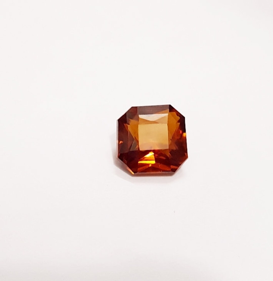 RARE !! HESSONITE ORANGE ROUGE DE MADAGASCAR : 3,12 CARATS ★★ p359.129t