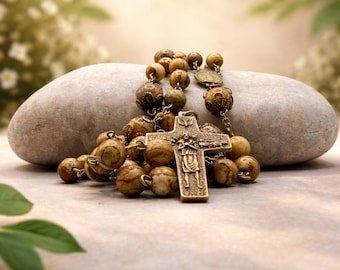 Chapelet catholique fait main : perles de granit écossais, croix du pape François