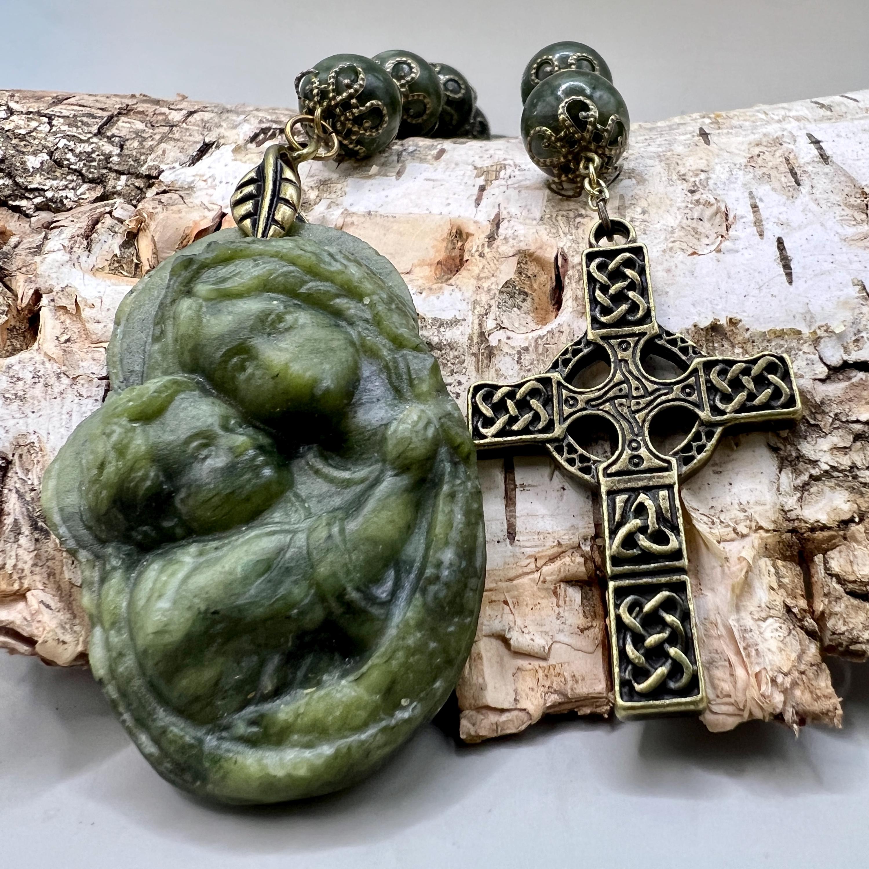 Handgemaakte Schotse rozenkrans kralen één decennium Connemara marmeren Madonna en kind-amulet Keltisch kruis Ierse vintage Victoriaanse stijl
