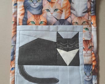 Narrow wall organizer with cats, 3 pockets, functional textile wall decoration, wall ornament, cat organizer, cat, hanging bag, wall pocket