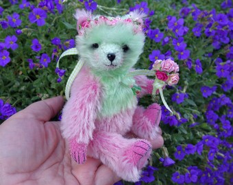 Kunstenaar teddybeer verzamelbeer charmante lenteteddy tweekleurig OOAK 14 cm paashaas