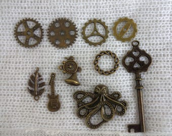 Lot of 10 different brass metal pendants DIY jewelry making Steampunk
