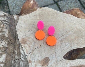 Petites boucles d'oreilles clous rondes en pâte polymère fuchisa fluo et orange fluo, cadeau pour elle, bijoux fimo