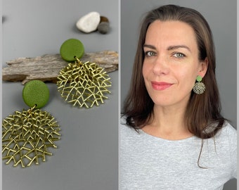 Statement earrings of pearl olive green polymer clay and alloy abstract rounds, fimo schmuck, boho ohrringe