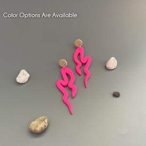 Oorbellen, lange, hangende oorbellen in abstracte vorm, gemaakt van polymeerklei, statement oorbellen voor speciale gelegenheden, sieraden cadeau voor haar, kleurrijke oorbellen