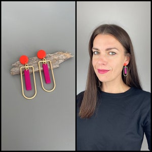 Statement earrings made of magenta and poppy red polymer clay with alloy matt gold geometric charm, fimo jewelry