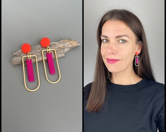 Statement earrings made of magenta and poppy red polymer clay with alloy matt gold geometric charm, fimo jewelry