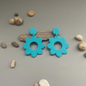 Flower statement earrings turquoise polymer clay fimo jewelry blue eye-catching bold handmade unique earrings vibrant design turquoise