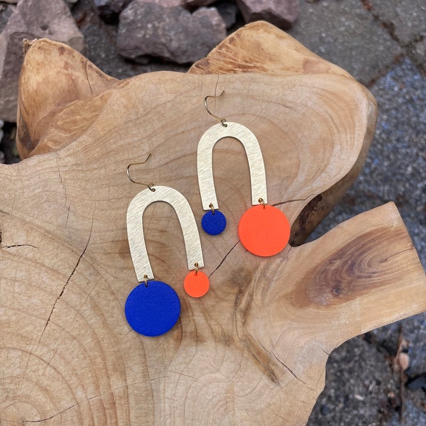 Statement earrings of neon orange and electric blue polymer clay and big brass arch, fimo schmuck, mismatched earrings