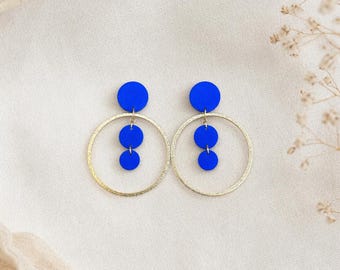 Royal blue statement earrings made of polymer clay with raw brass pendants big elegant earrings for evening blue outfit