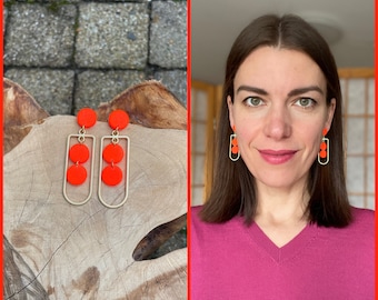 Drop statement earrings, neon red polymer clay, alloy matt gold geometric charm, hanging ohrringe, fimo schmuck