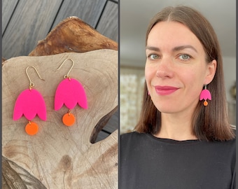 Polymer clay earrings, neon orange and fuchsia polymer clay, birthday gift for her, tulips, floral ohrringe, fimo schmuck
