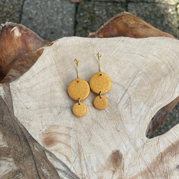 Polymer clay earrings, golden polymer clay, birthday gift for her, gold plated stainless steel hoops, minimalistisch geometric ohrringe