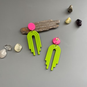 Orecchini vistosi azzurri in argilla polimerica, orecchini arancioni in fimo, gioielli eleganti e colorati per occasioni speciali, orecchini lampone