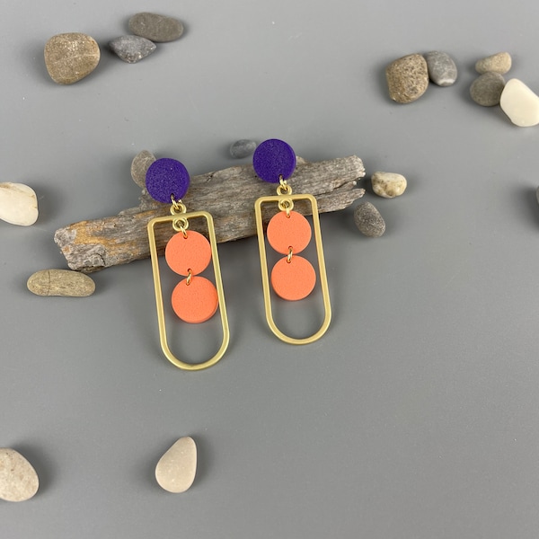 Statement earrings of purple (violet) and apricot polymer clay with alloy matt gold geometric charm, fimo schmuck