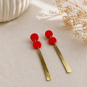 Long dangle earrings of red polymer clay and shiny brass stripes lightweight earrings red and golden fimo schmuck for special occasion