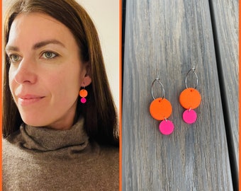 Polymer clay earrings, neon orange and fuchsia polymer clay, gift for her, stainless steel hoops, geometric ohrringe, minimalistisch