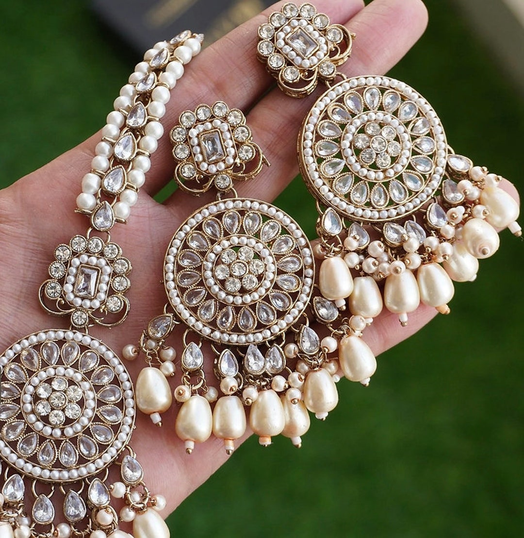 Bijou de tête Tikka argenté avec strass et perles - Style indien