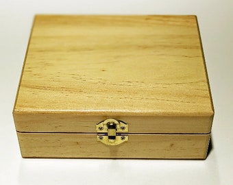 Sichere und stilvolle abschließbare Holzkiste mit reichlich Stauraum - halten Sie Ihre Sachen sicher und organisiert