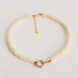 Collar de perlas blancas redondas, joyería personalizable, cierre de anilla de oro, acero inoxidable, chapado en oro de 18 quilates, resistente al agua.