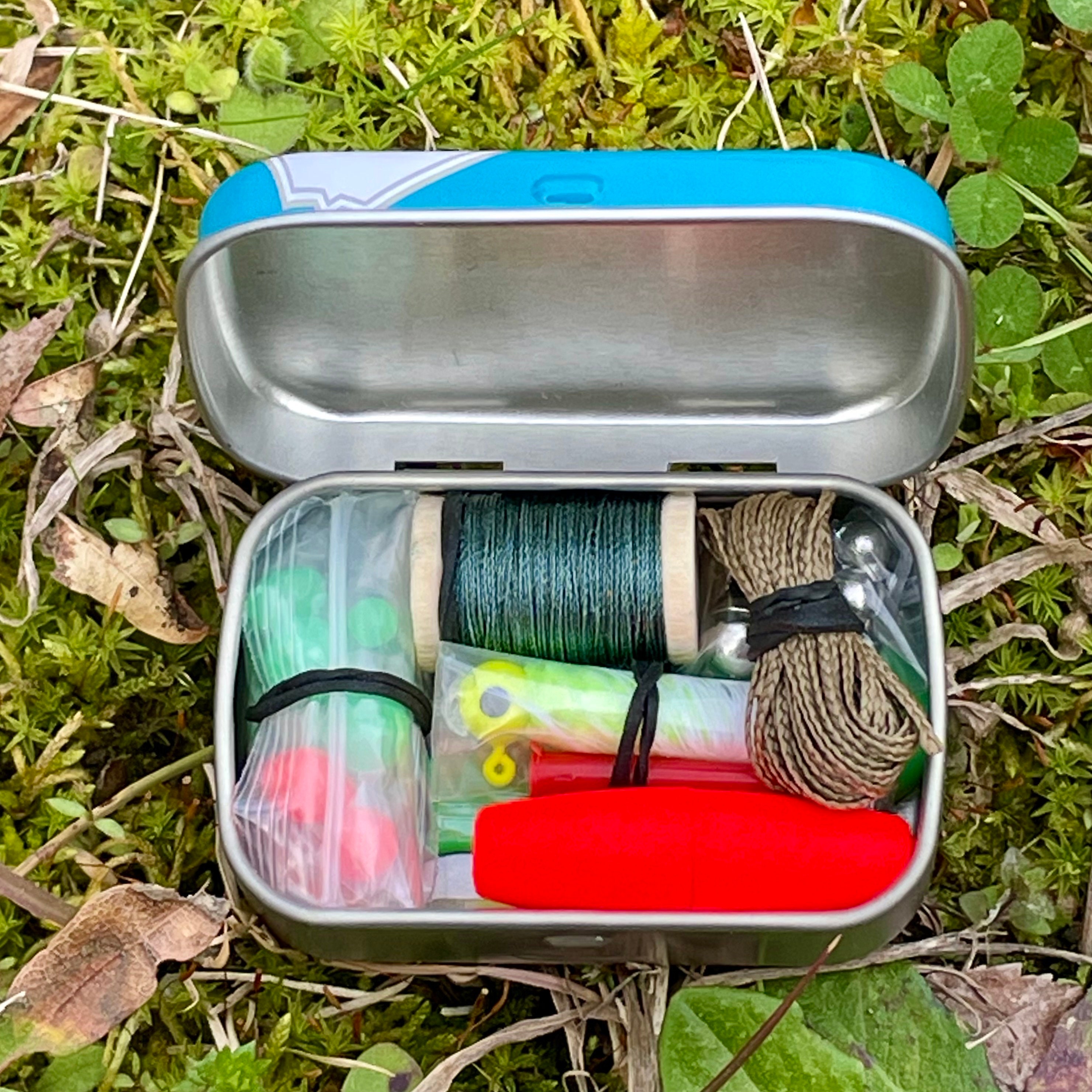 Buy 32 Pc Mini Survival Fishing Kit in Altoids Smalls Tin Online