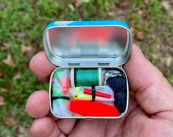 32 pc Mini Survival Fishing Kit in Altoids Smalls Tin