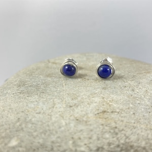 Natural lapis lazuli and 925 silver lobe earrings