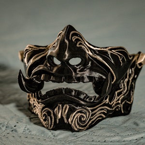 Samurai im japanischen Stil Cosplay Hannya Tragbare Mempo Halbes Gesicht Oni Maske