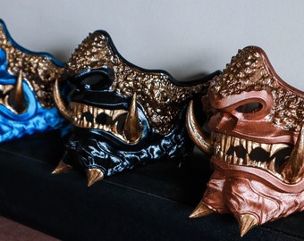 Ensemble de masques oni japonais imprimés en 3D : décor de samouraï fait main