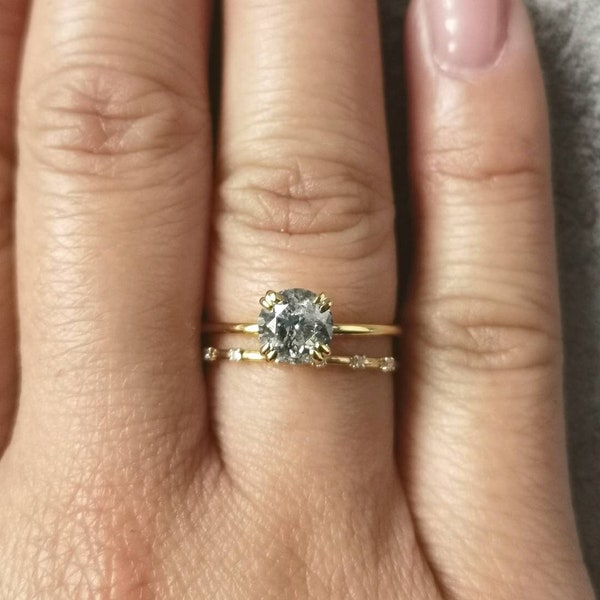 18k/ 14k Solid Gold Delicate Engagement ring set. Vintage style engagement ring paired with a dainty wedding band. Ethical engagement ring